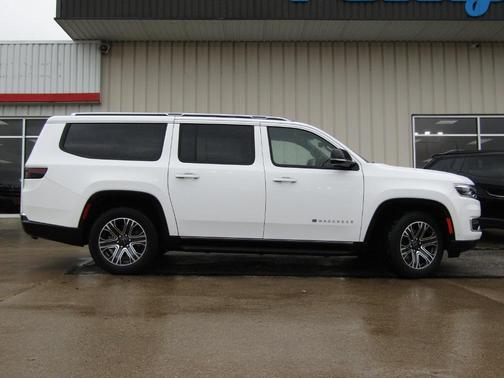 Bright White Clearcoat 2025 Jeep Wagoneer L Series II 4x4