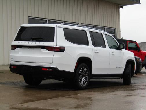 Bright White Clearcoat 2025 Jeep Wagoneer L Series II 4x4