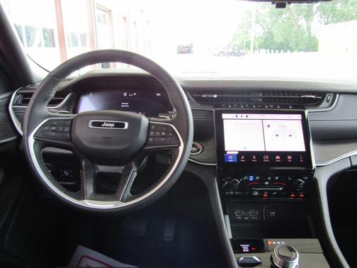 Diamond Black Crystal Pearlcoat 2024 Jeep Grand Cherokee L Limited