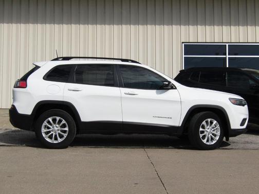 Bright White Clearcoat 2022 Jeep Cherokee Latitude Lux