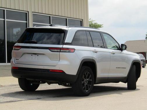 2024 Jeep Grand Cherokee Altitude