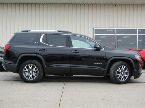 2023 GMC Acadia AWD SLT