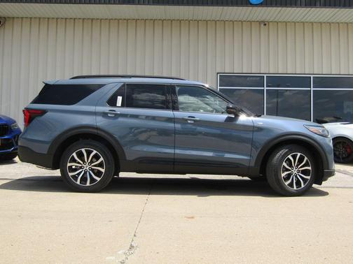 Vapor Blue 2026 Ford Explorer ST-Line