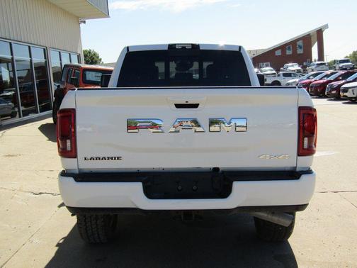 2025 RAM 2500 Laramie Crew Cab 4x4 6'4' Box