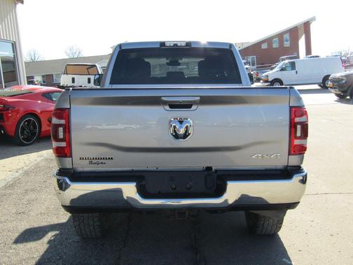 2020 RAM 2500 Big Horn Crew Cab 4X4 6'4' Box