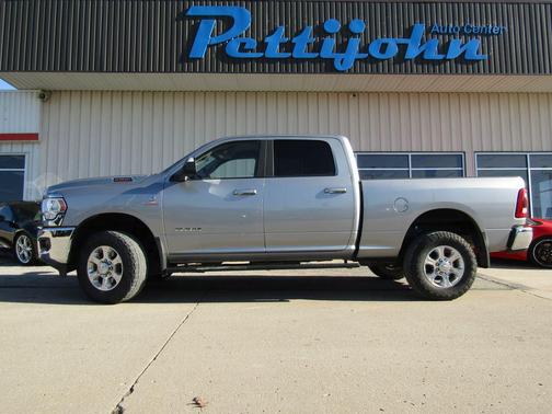 2020 RAM 2500 Big Horn Crew Cab 4X4 6'4' Box