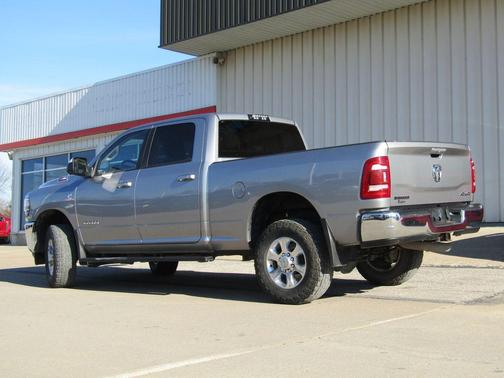 2020 RAM 2500 Big Horn Crew Cab 4X4 6'4' Box