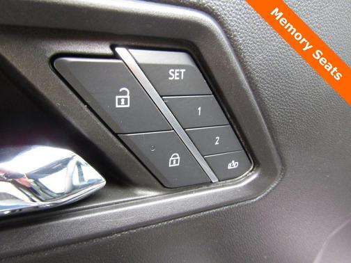 Sterling Metallic 2023 GMC Canyon Denali
