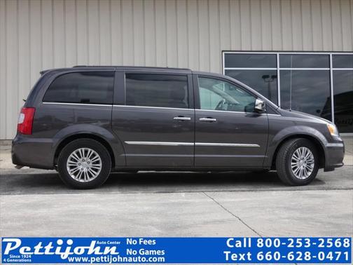 Granite Crystal Metallic Clearcoat 2015 Chrysler Town & Country Touring-L