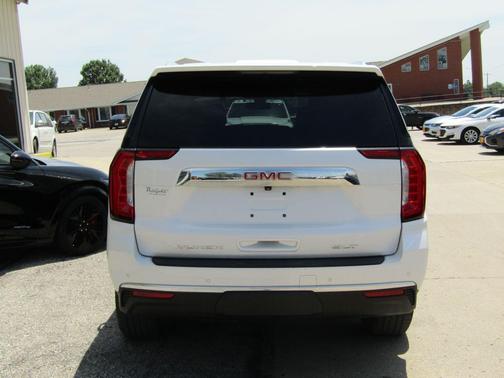 White Frost Tricoat 2021 GMC Yukon SLT