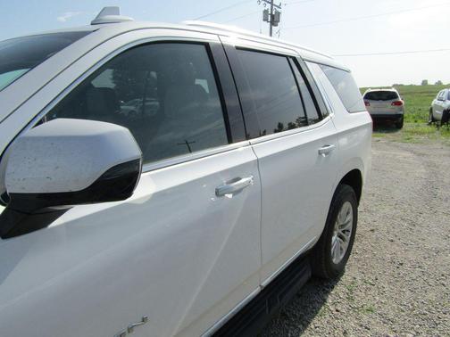 White Frost Tricoat 2021 GMC Yukon SLT