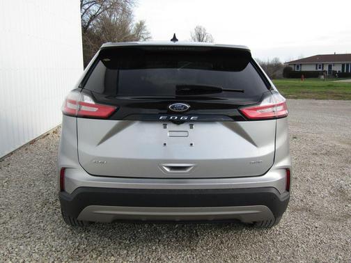 Silver Metallic 2024 Ford Edge SEL