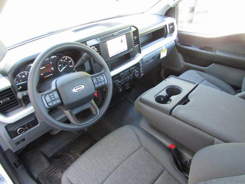 Oxford White 2026 Ford F-350 XL