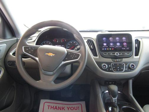 Summit White 2022 Chevrolet Malibu FWD LT