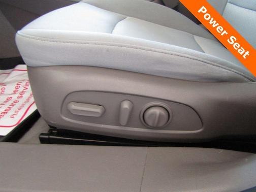 Summit White 2022 Chevrolet Malibu FWD LT