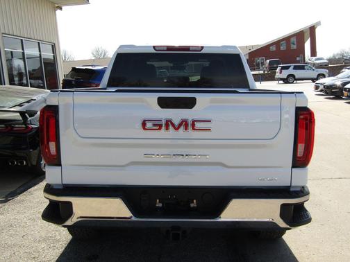 Glacier White Tricoat 2026 GMC Sierra 1500 SLT