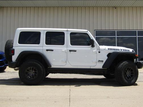Bright White Clearcoat 2023 Jeep Wrangler 4-Door High Tide 4x4