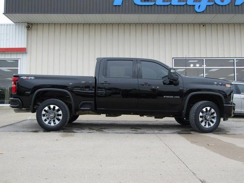 2022 Chevrolet Silverado 2500 Custom