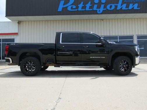 Onyx Black 2025 GMC Sierra 2500 SLE
