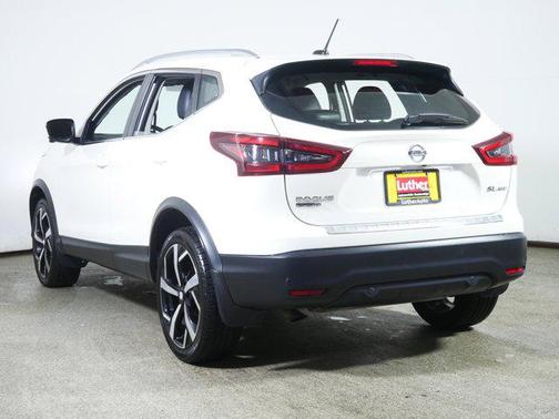 Pearl White Tricoat 2022 Nissan Rogue Sport SL