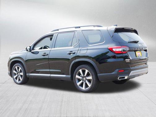 2023 Honda Pilot Touring 8-Passenger