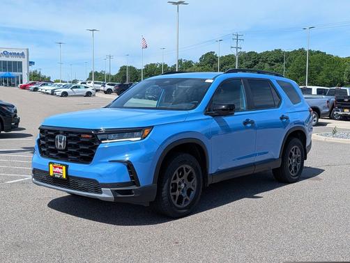 Diffused Sky Pearl 2024 Honda Pilot TrailSport