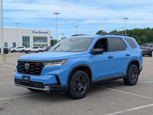 Diffused Sky Pearl 2024 Honda Pilot TrailSport