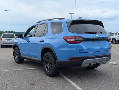 Diffused Sky Pearl 2024 Honda Pilot TrailSport