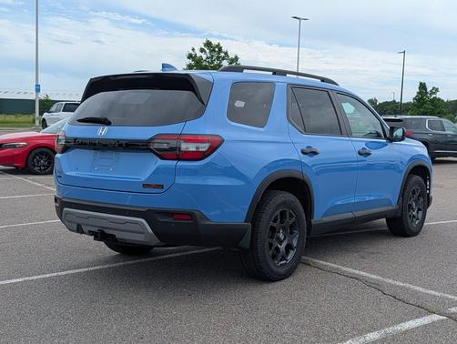 Diffused Sky Pearl 2024 Honda Pilot TrailSport