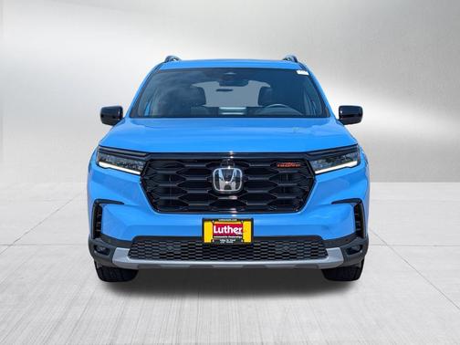 Diffused Sky Pearl 2024 Honda Pilot TrailSport