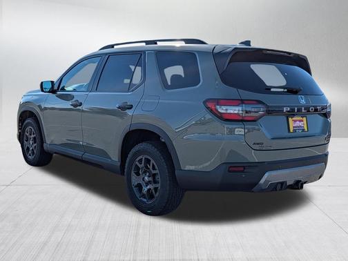 Ash Green Metallic 2026 Honda Pilot TrailSport