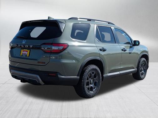 Ash Green Metallic 2026 Honda Pilot TrailSport