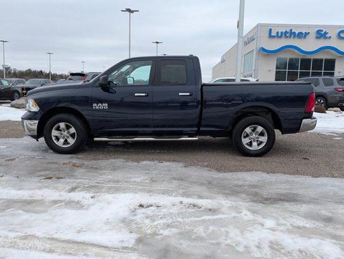 2017 RAM 1500 SLT