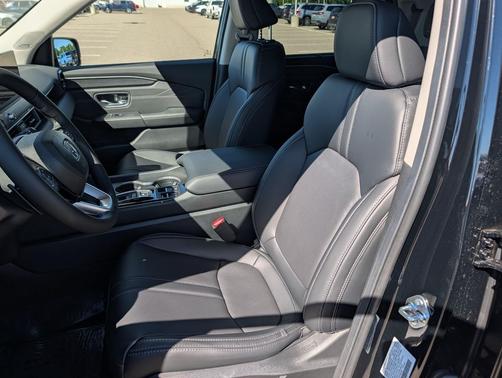 Crystal Black Pearl 2026 Honda Pilot Touring 8-Passenger