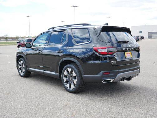 Crystal Black Pearl 2026 Honda Pilot Elite