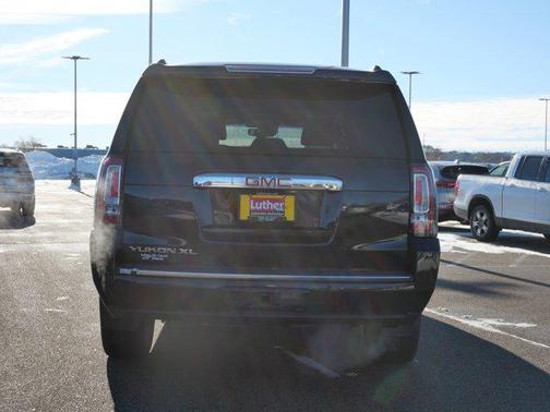 2017 GMC Yukon XL Denali