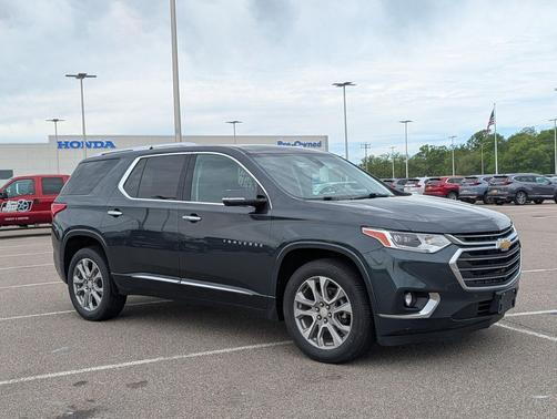 Graphite Metallic 2019 Chevrolet Traverse Premier