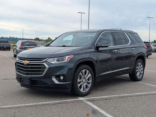 Graphite Metallic 2019 Chevrolet Traverse Premier