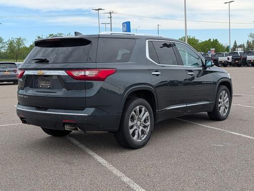 Graphite Metallic 2019 Chevrolet Traverse Premier