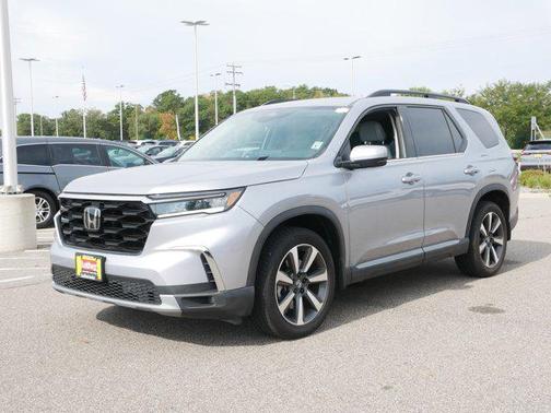 2023 Honda Pilot Touring 8-Passenger
