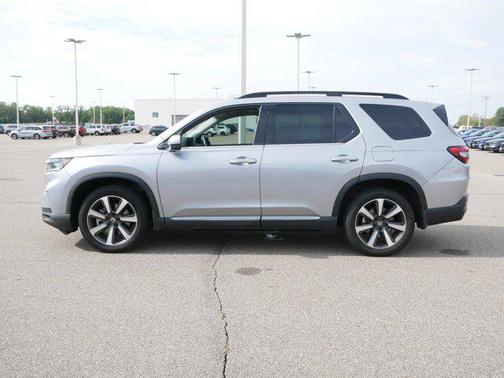 2023 Honda Pilot Touring 8-Passenger