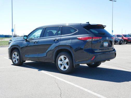 2021 Toyota Highlander LE