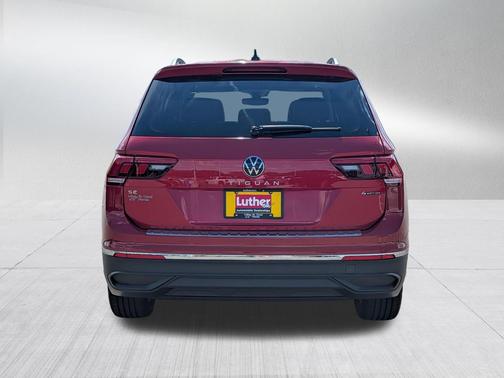 Kings Red Metallic 2022 Volkswagen Tiguan 2.0T SE 4MOTION