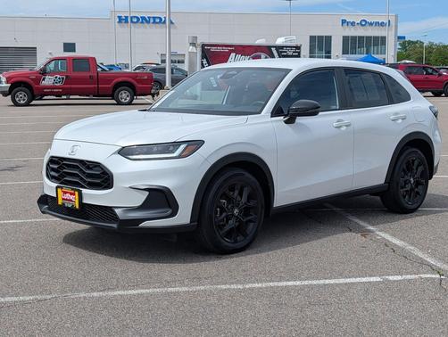 Platinum White Pearl 2024 Honda HR-V AWD Sport
