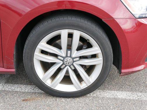 2017 Volkswagen Passat 1.8T SE w/Technology