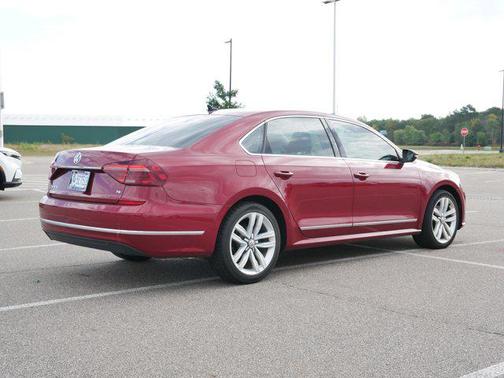 2017 Volkswagen Passat 1.8T SE w/Technology