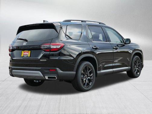 2025 Honda Pilot Touring 8-Passenger