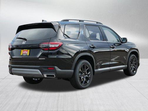 2025 Honda Pilot Touring 8-Passenger