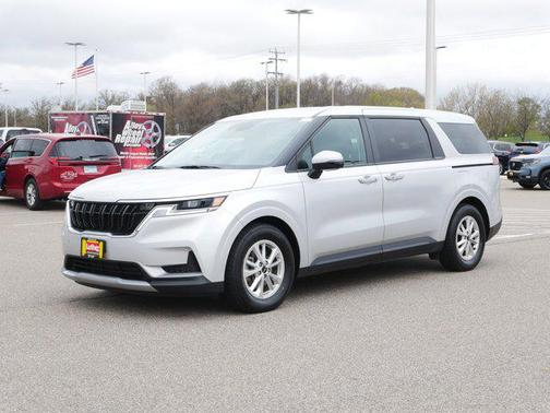 2023 Kia Carnival LX