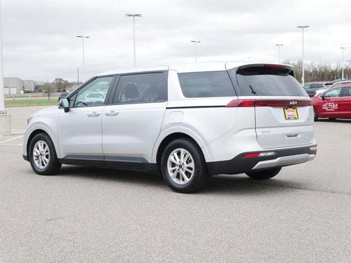 2023 Kia Carnival LX